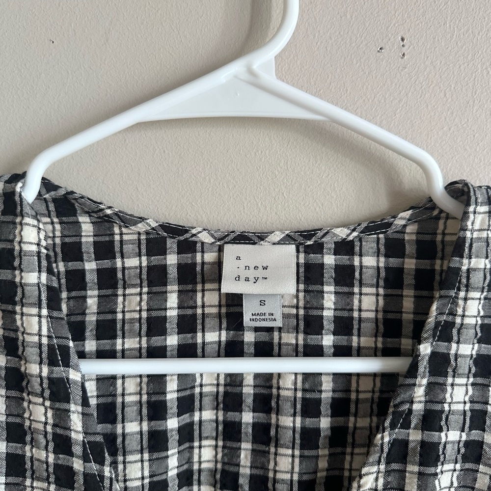 Target patterned dress with pockets!! - Picture 3 of 5